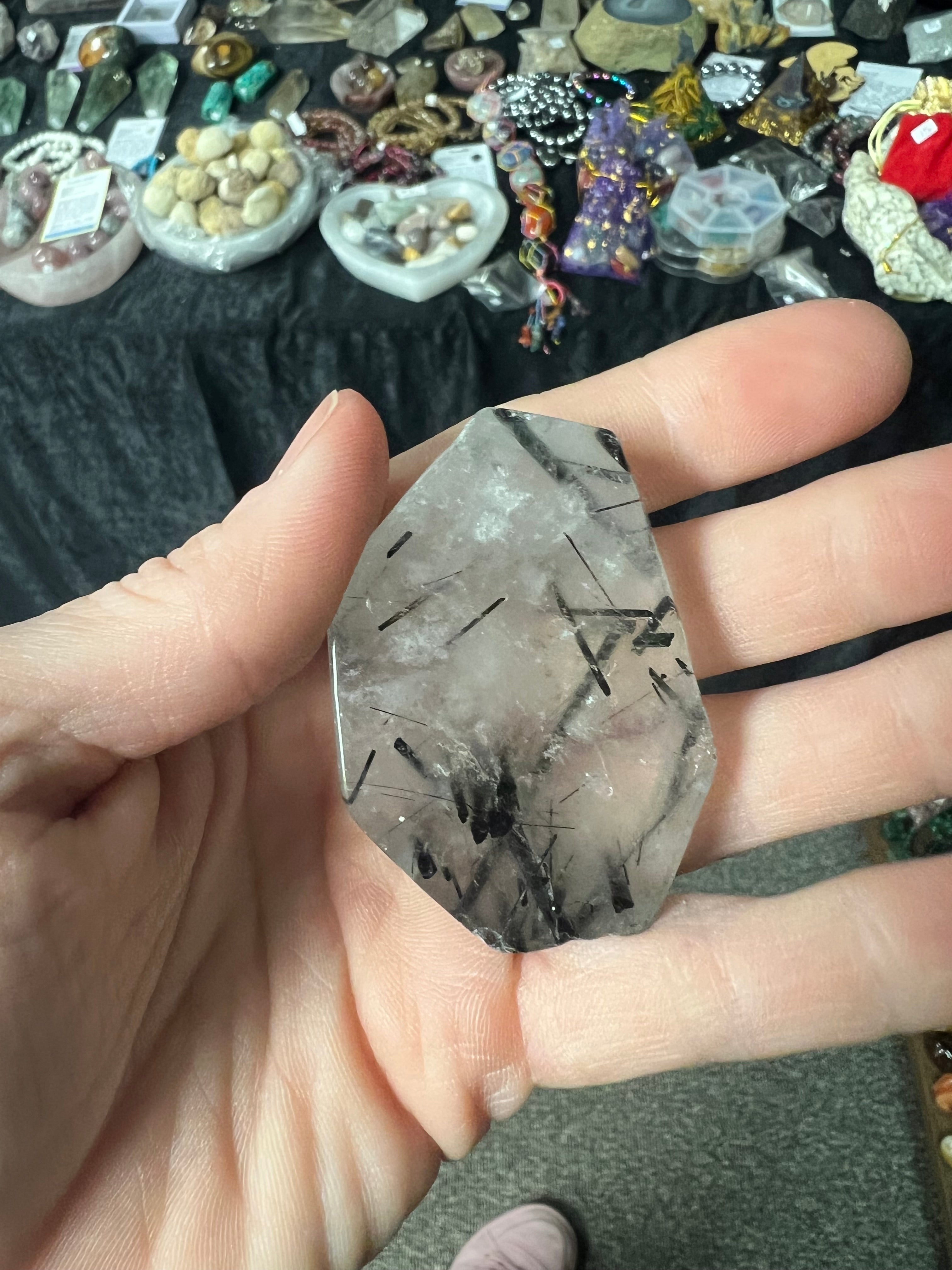 Black Tourmalinated quartz ￼