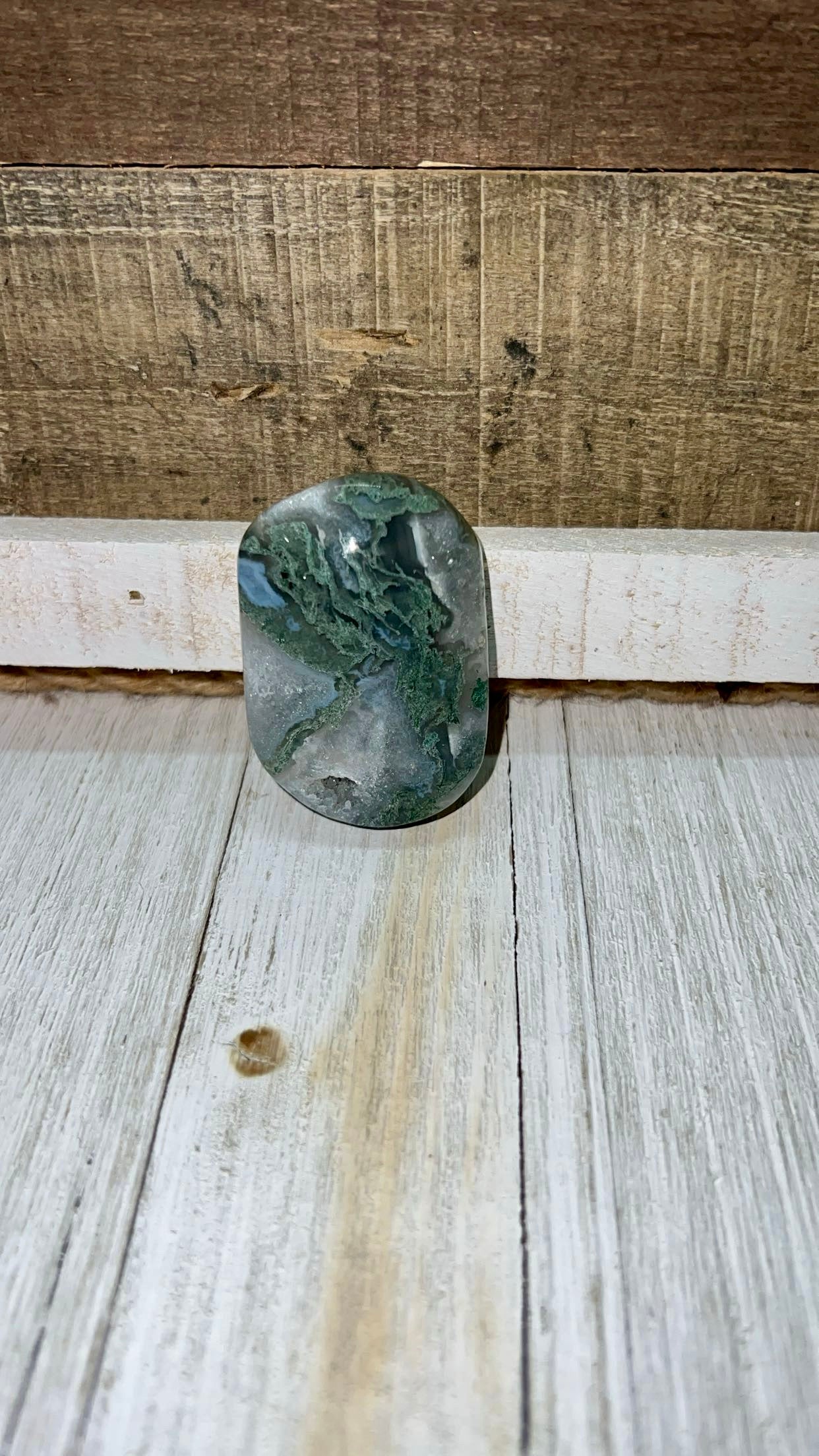 Moss, agate, palm stone size small