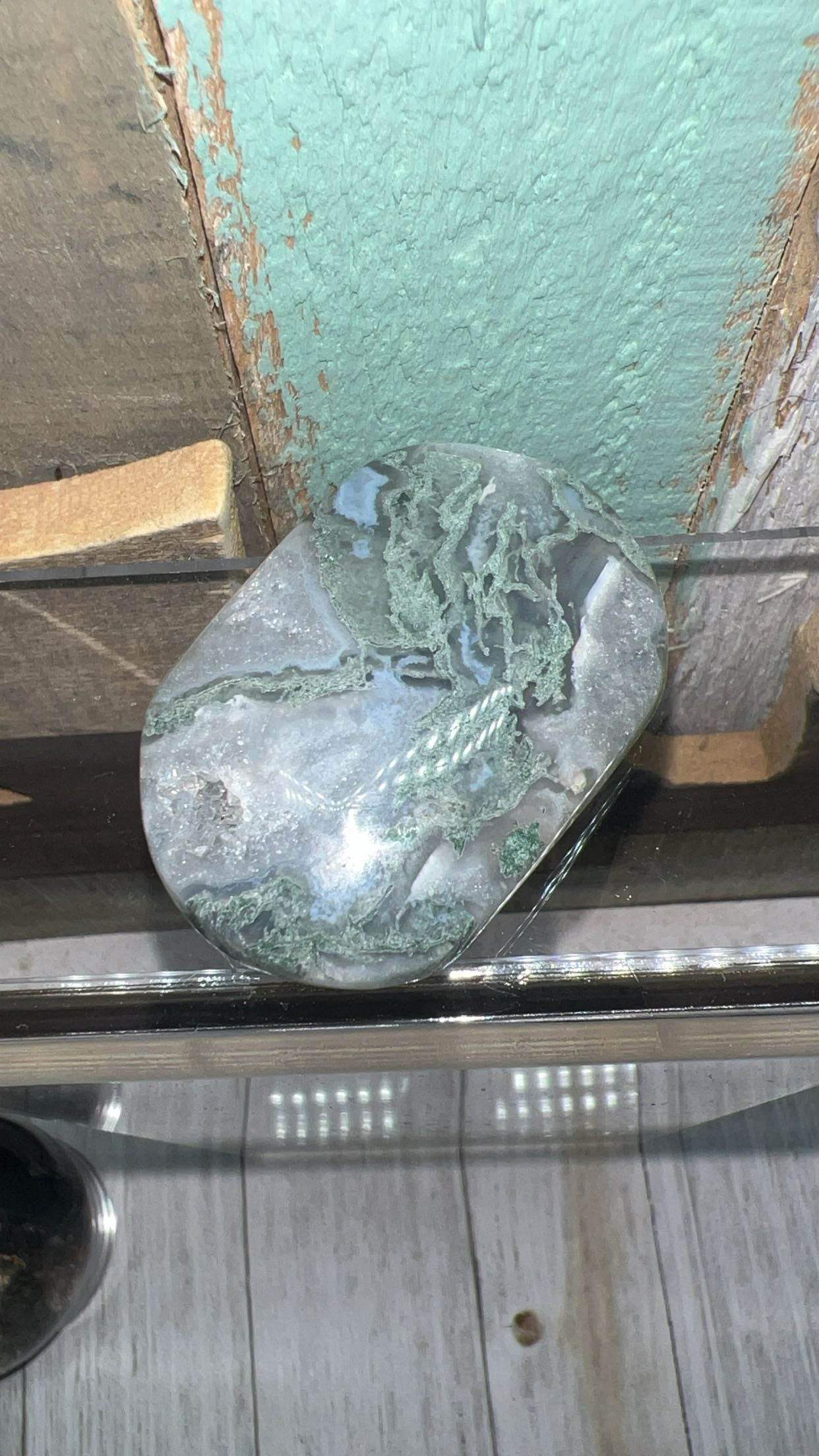 Moss, agate, palm stone size small