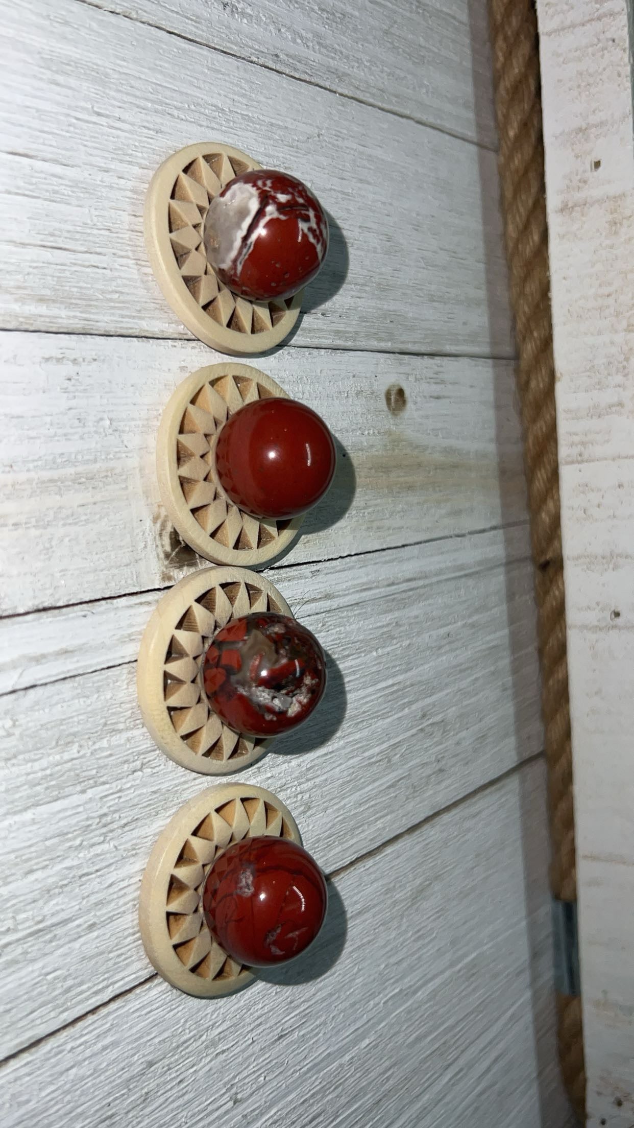 Mini spheres with stands