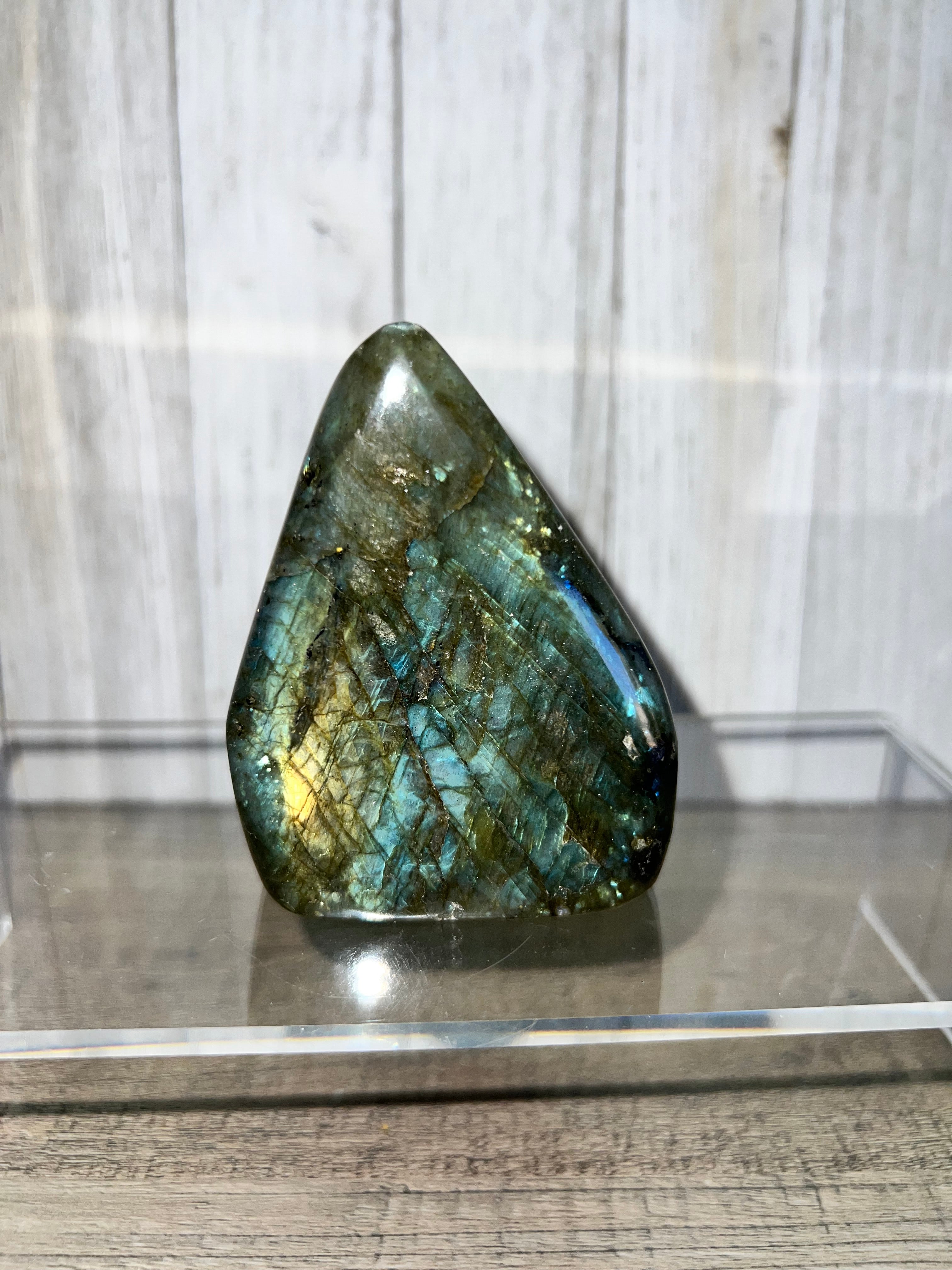 ￼￼Labradorite Freeform ￼