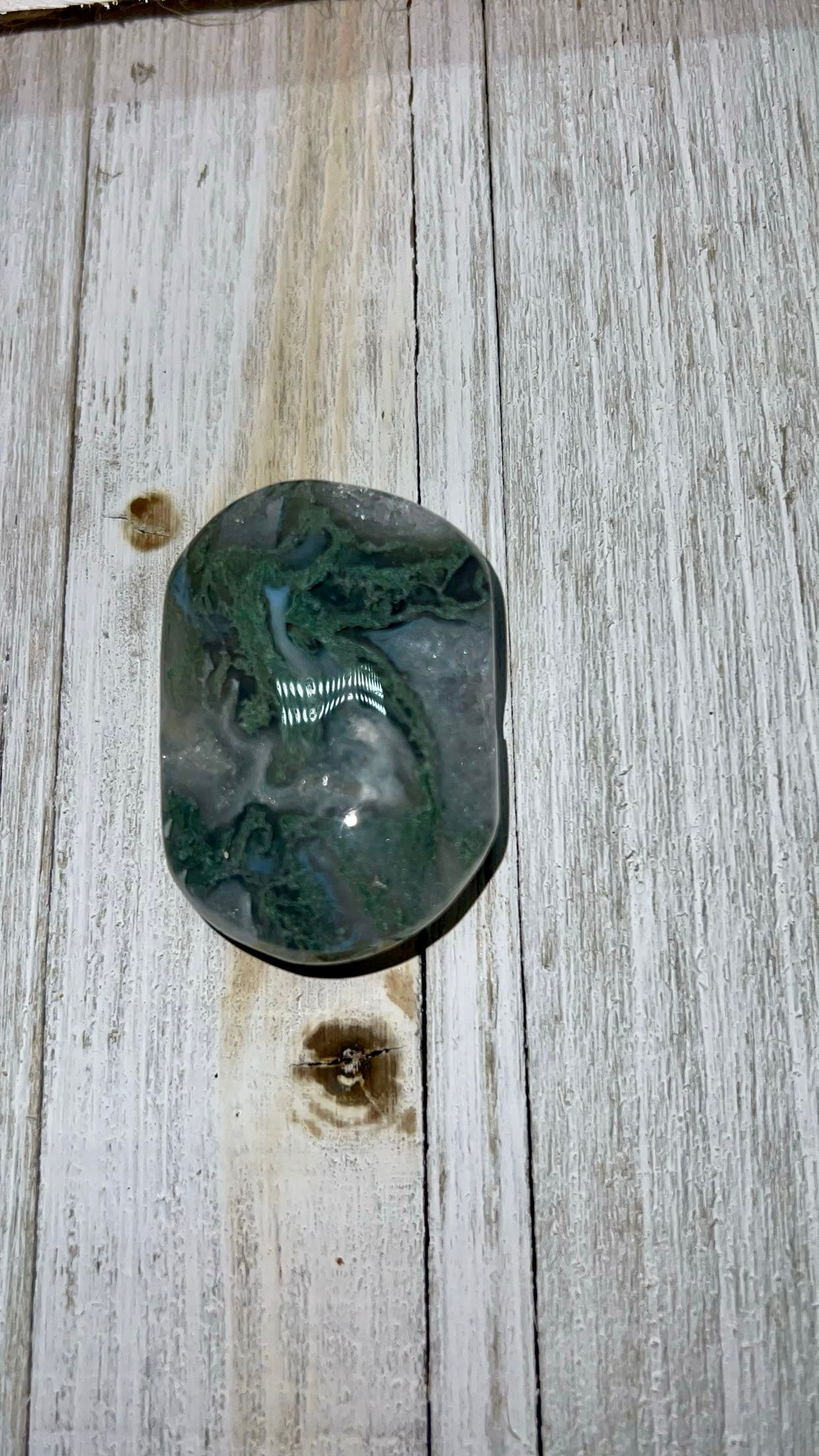 Moss, agate, palm stone size small