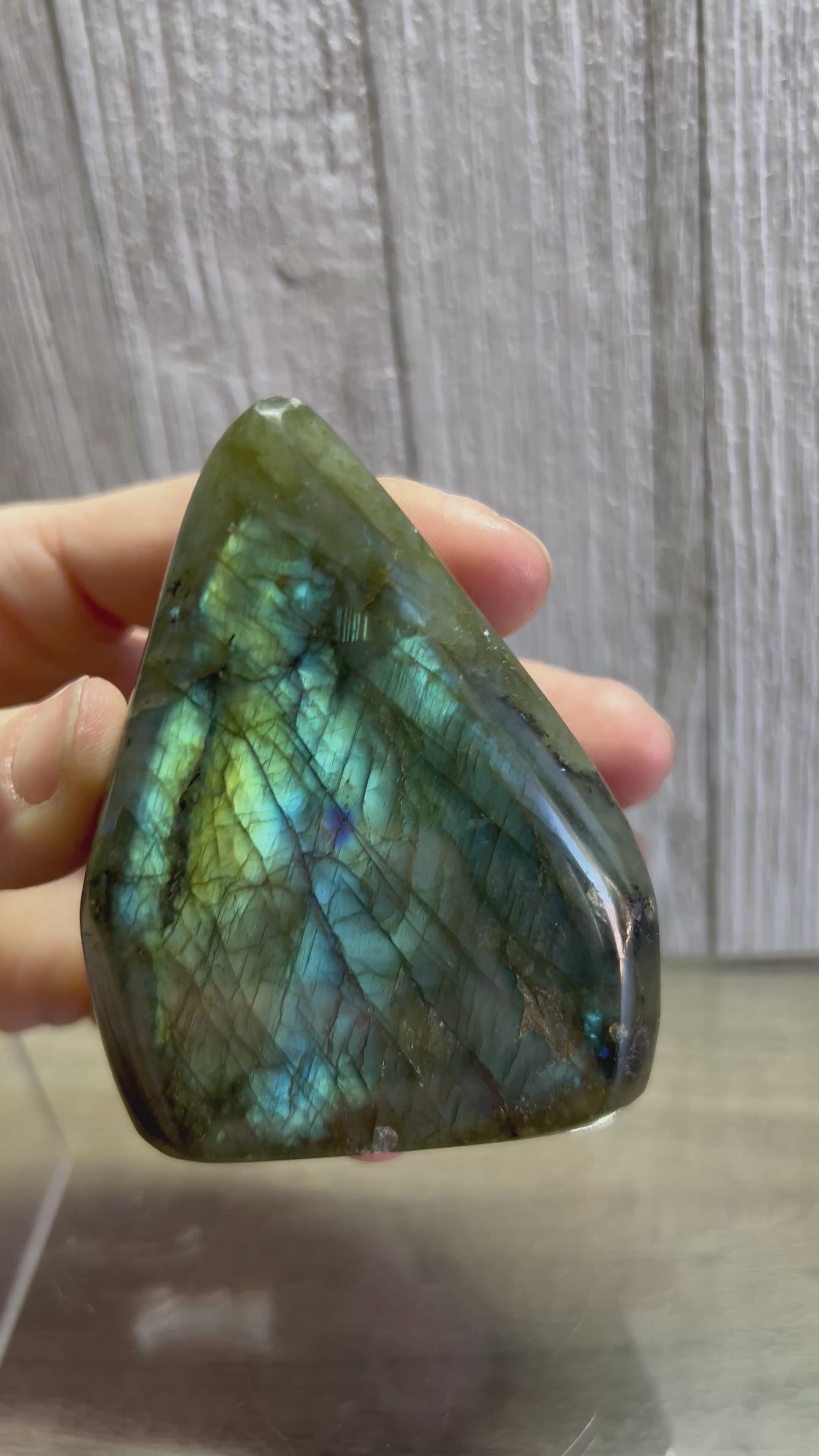 ￼￼Labradorite Freeform ￼